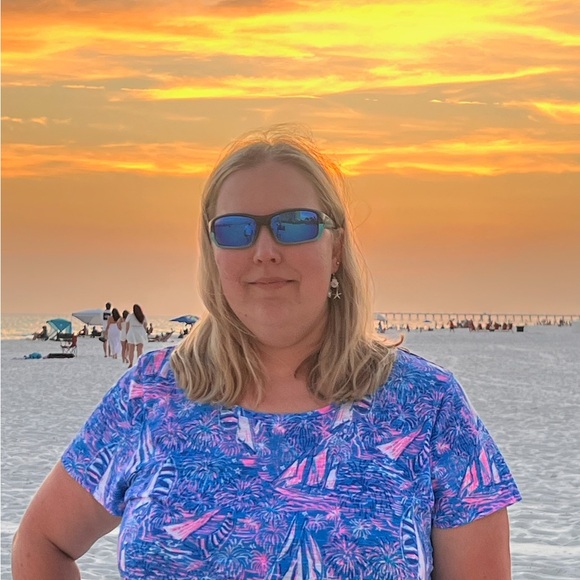 Meet your Posher, Whitney - Picture 1 of 1